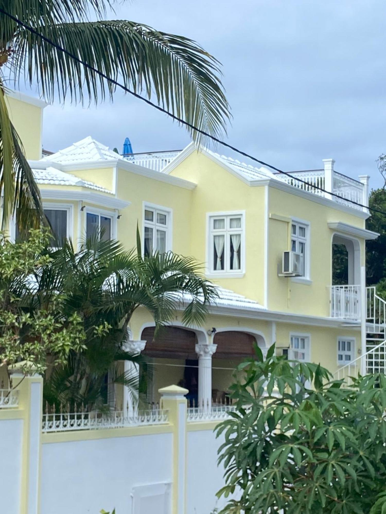 Villa Bella Charming Beachfront Guesthouse Блу-Бэй Экстерьер фото