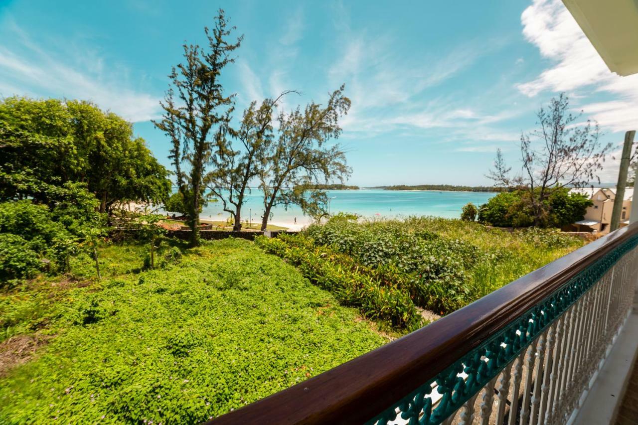 Villa Bella Charming Beachfront Guesthouse Блу-Бэй Экстерьер фото